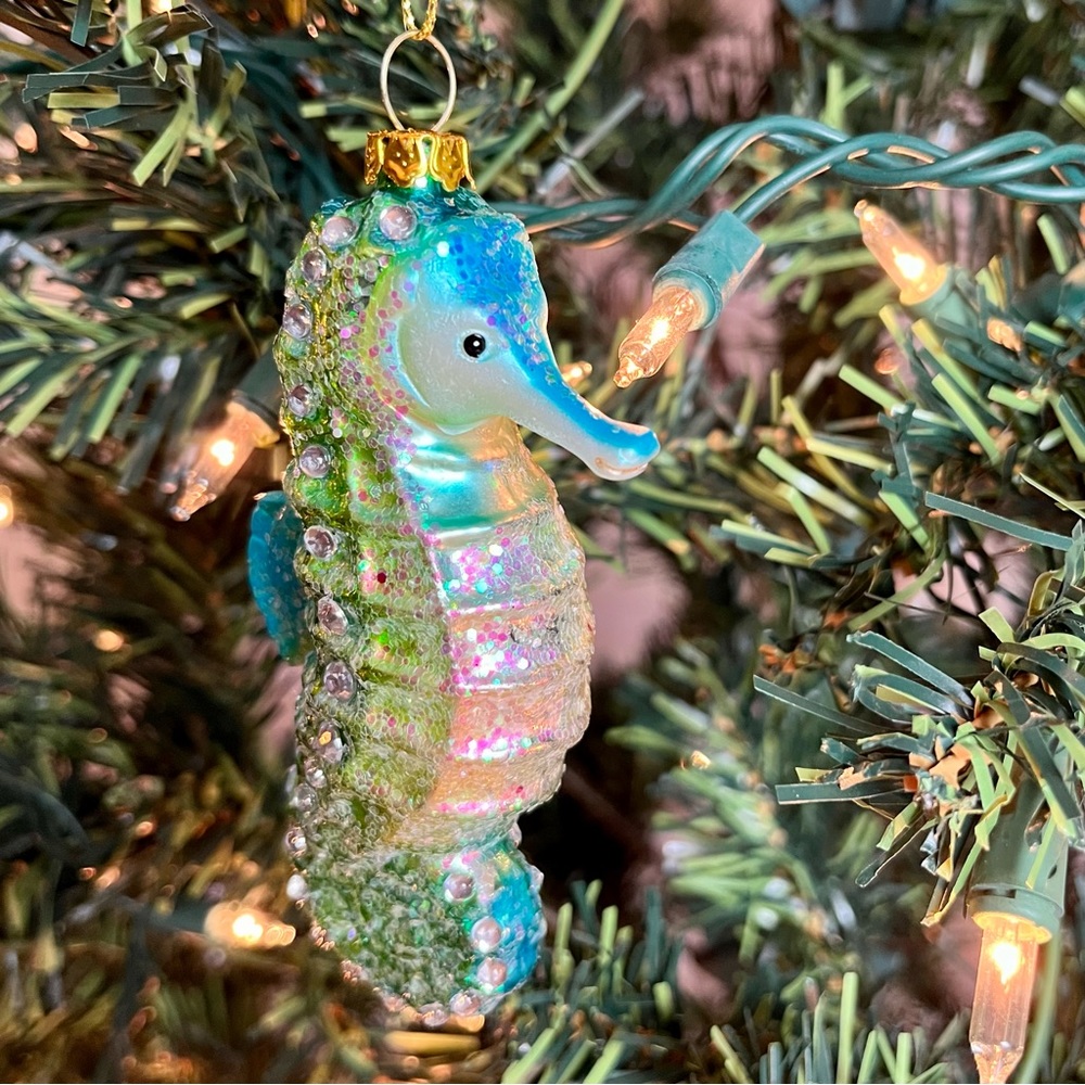 December Diamonds Seahorse Ornament New with Tag - Picture 3 of 3